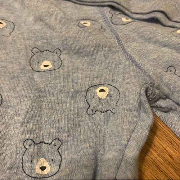 3-6 month Carter’s pyjama set - Picture 3 of 4